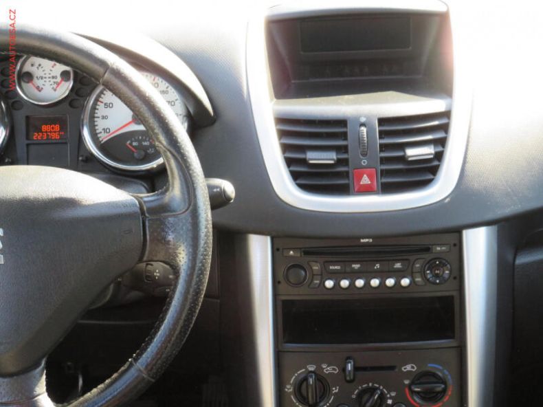 Peugeot 207 - hlavní fotka