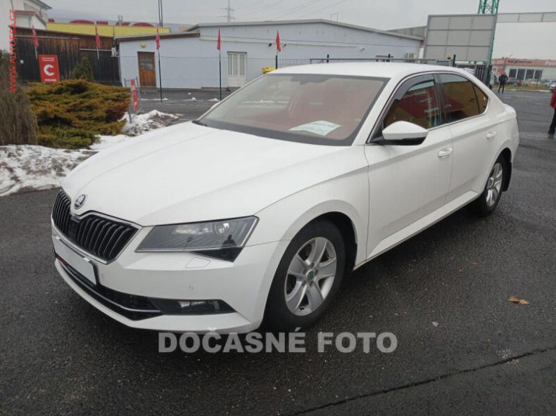 Škoda Superb - hlavní foto