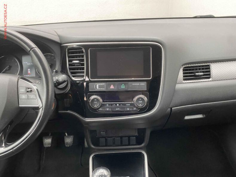 Mitsubishi Outlander - hlavní fotka