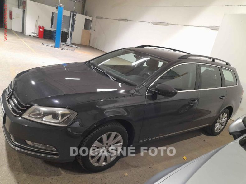 Volkswagen Passat - hlavní fotka inzerátu