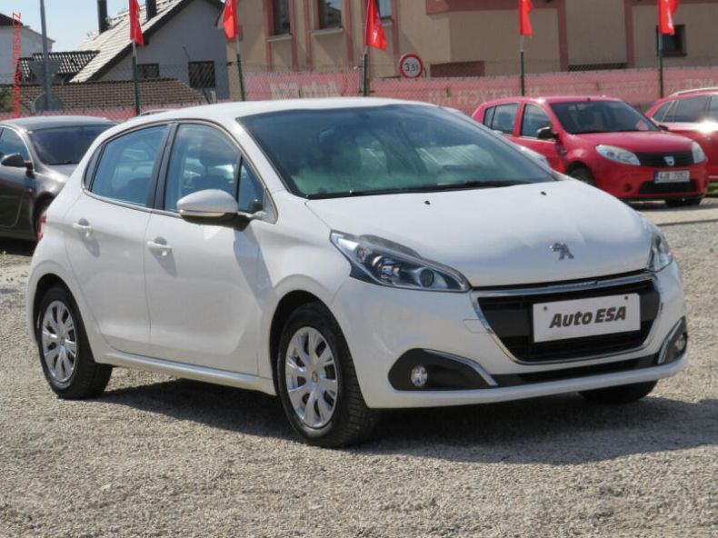 Peugeot 208 - hlavní foto