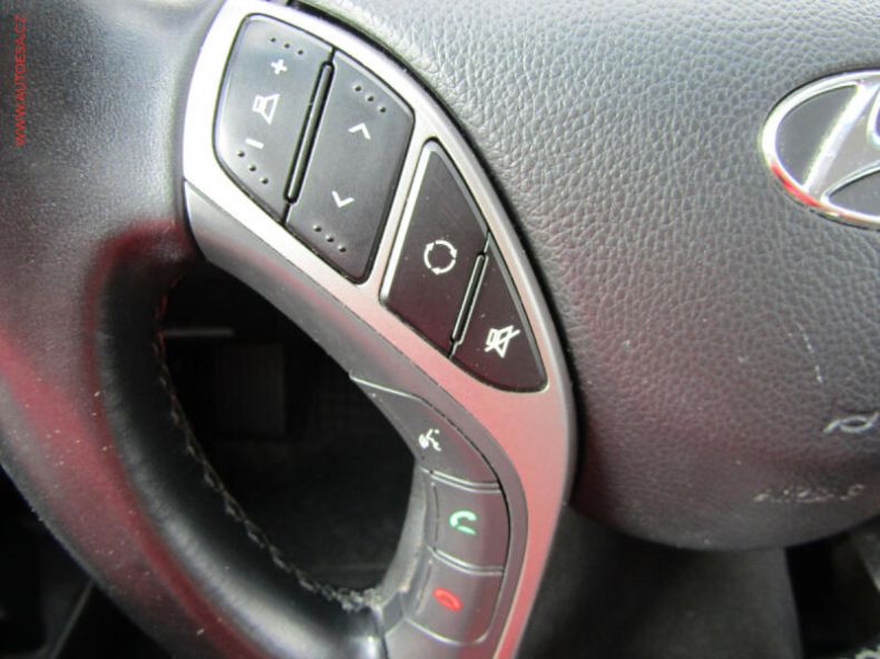 Hyundai i30 - hlavní fotka