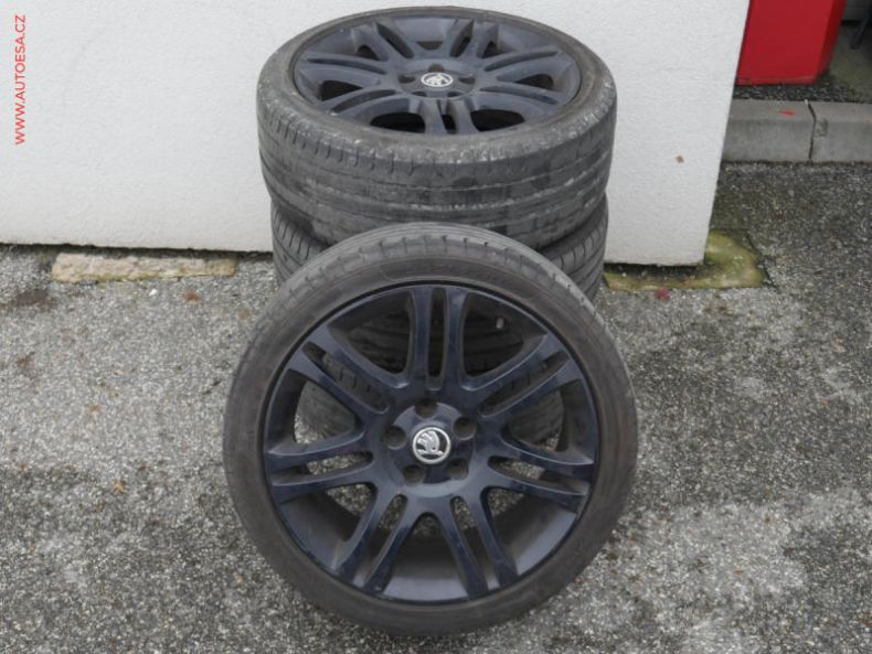 Škoda Octavia - hlavní fotka