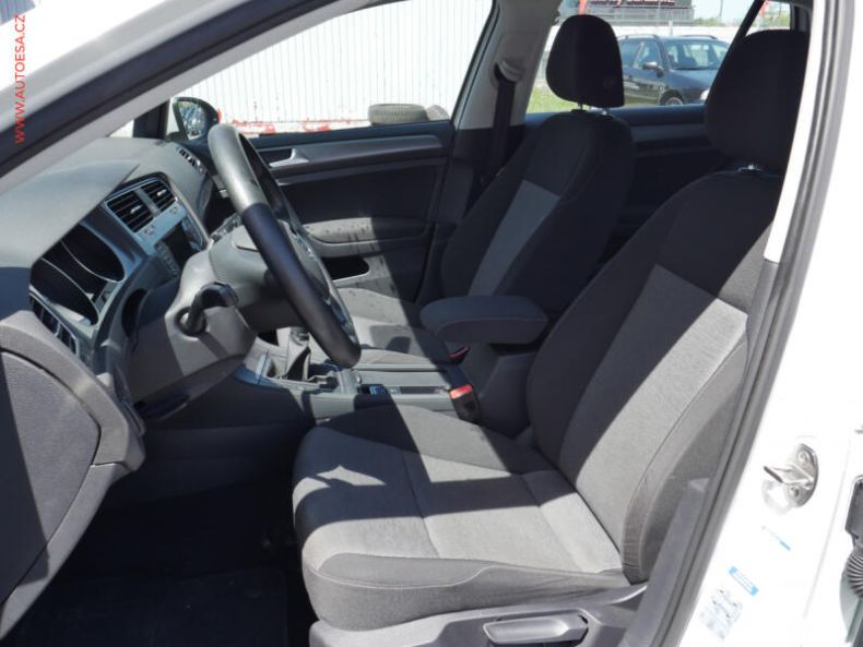Volkswagen Golf - hlavní fotka