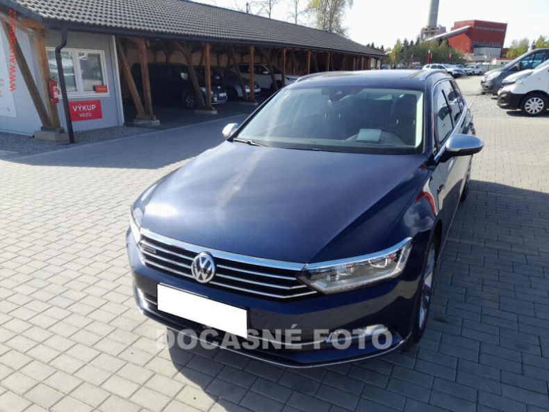 Volkswagen Passat - hlavní foto
