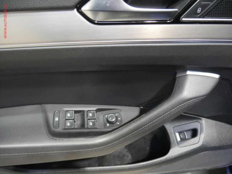 Volkswagen Passat - hlavní fotka