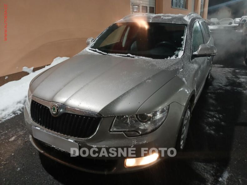 Škoda Superb - hlavní foto