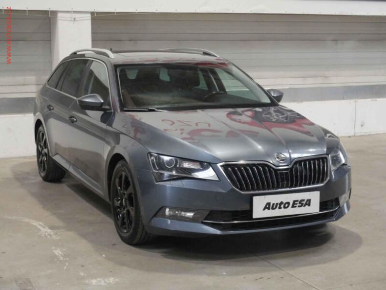 Škoda Superb - hlavní foto