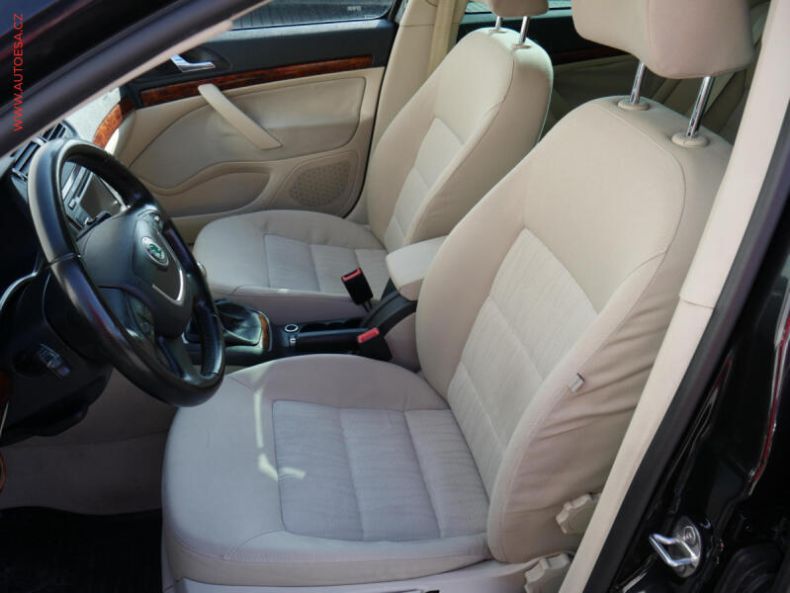 Škoda Octavia - hlavní fotka