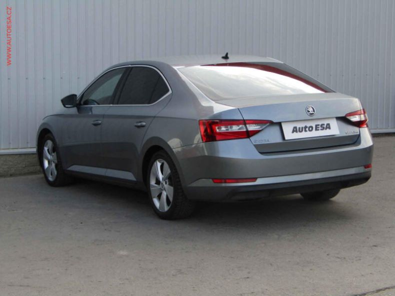Škoda Superb - hlavní fotka