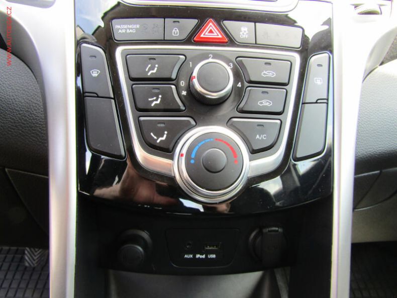 Hyundai i30 - hlavní fotka