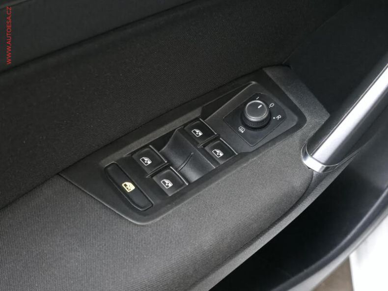 Volkswagen Touran - hlavní fotka