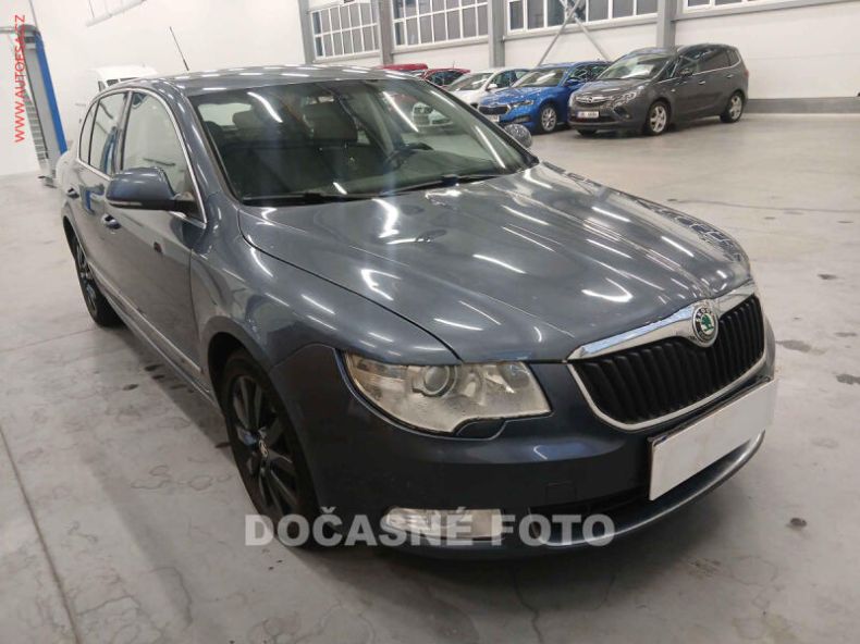Škoda Superb - hlavní foto