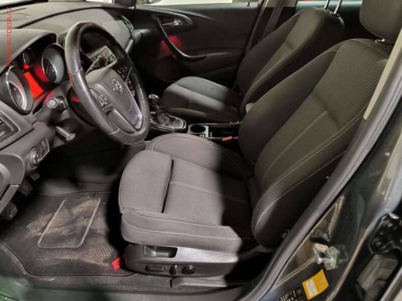 Opel Astra - hlavní fotka