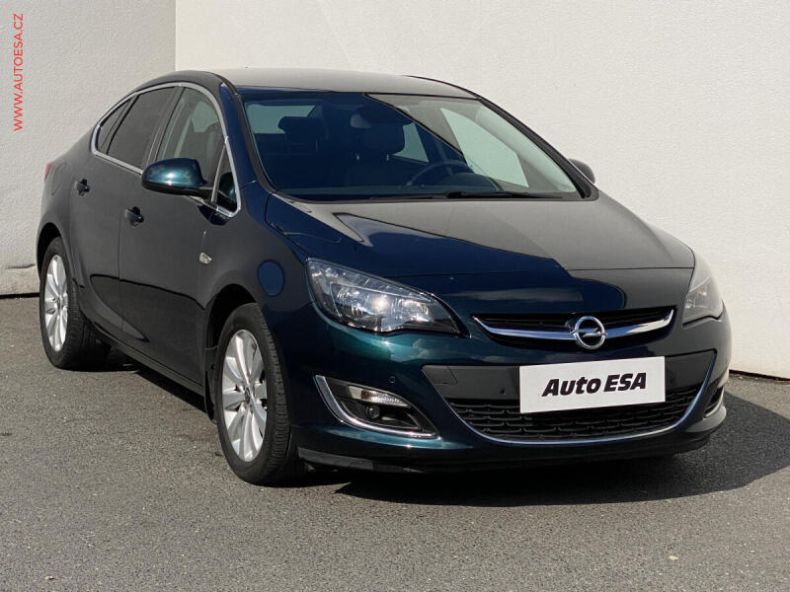 Opel Astra - hlavní foto