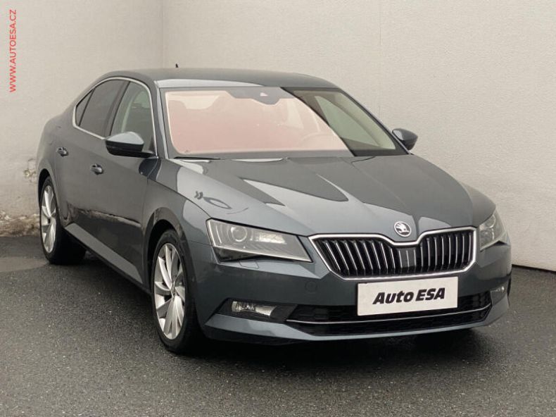Škoda Superb - hlavní foto