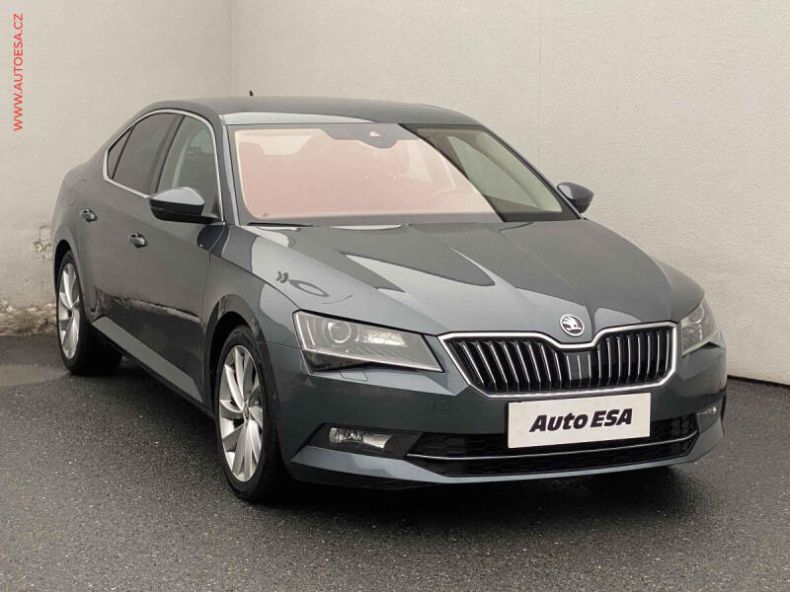 Škoda Superb - hlavní foto