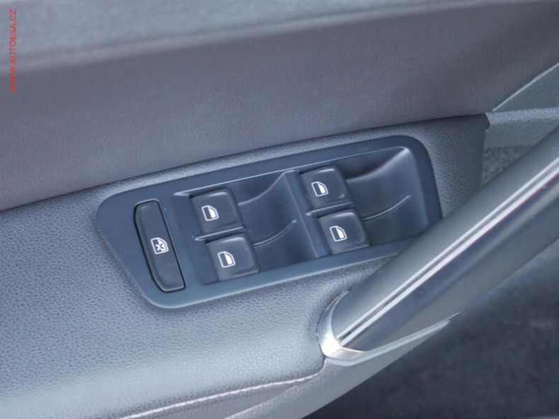 Volkswagen Golf - hlavní fotka