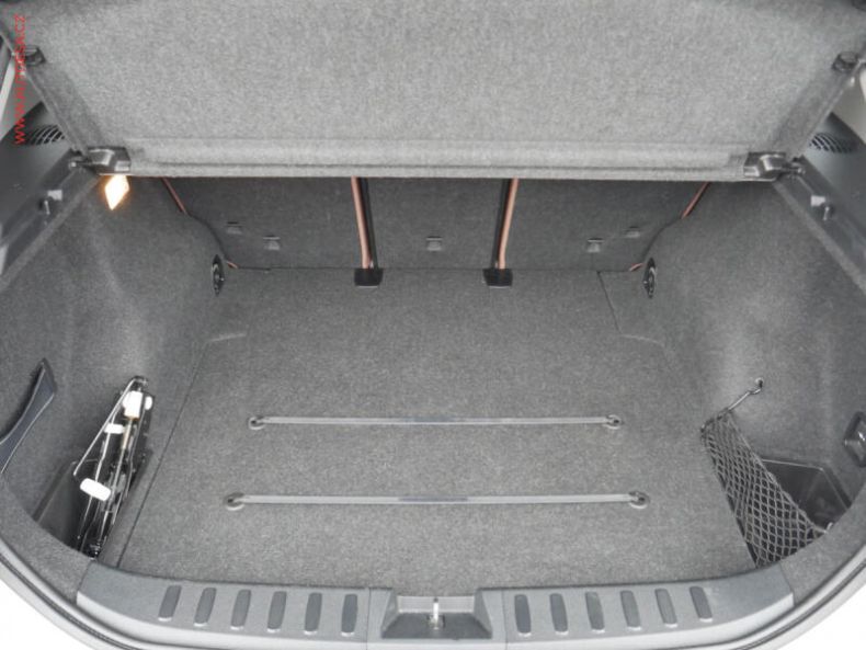 BMW X1 - hlavní fotka