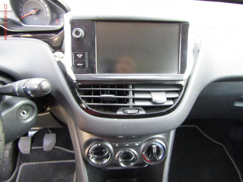 Peugeot 208 - hlavní fotka