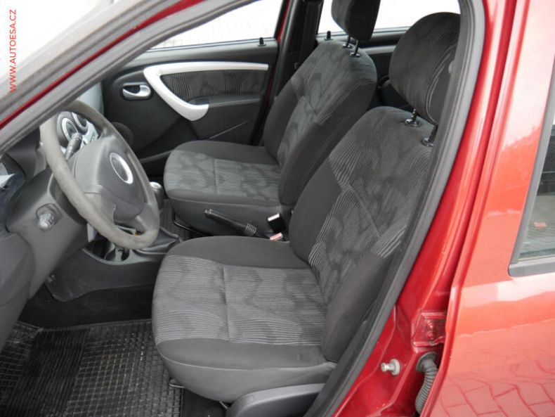 Dacia Logan - hlavní fotka