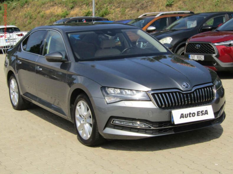 Škoda Superb - hlavní foto