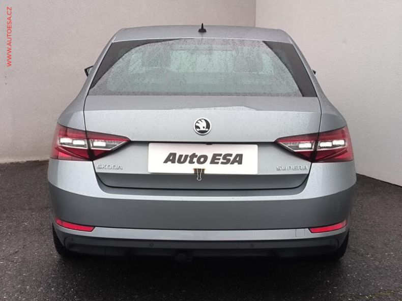 Škoda Superb - hlavní fotka