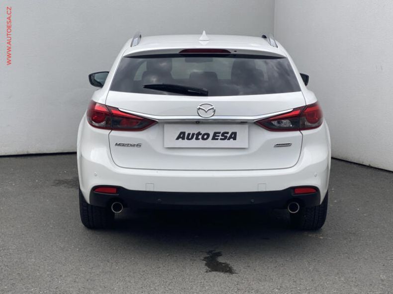 Mazda 6 - hlavní fotka