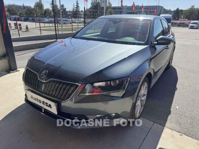 Škoda Superb - hlavní foto