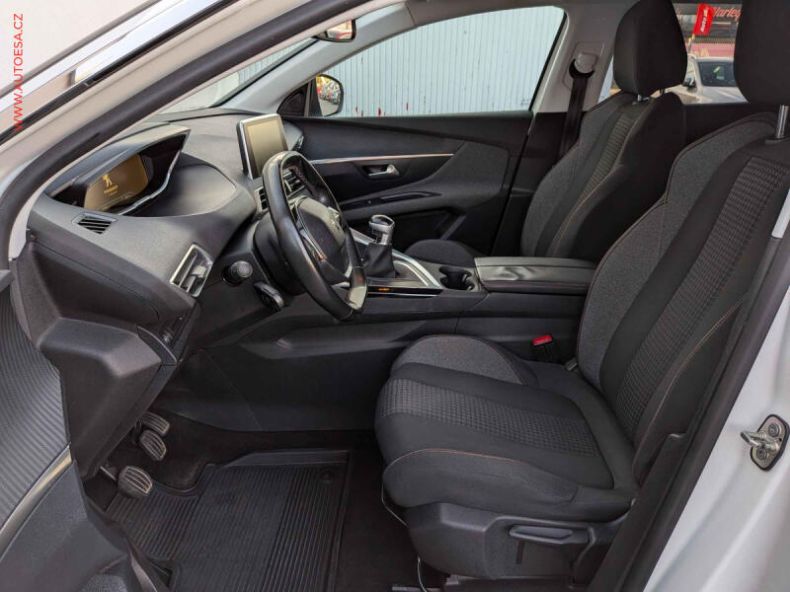Peugeot 3008 - hlavní fotka