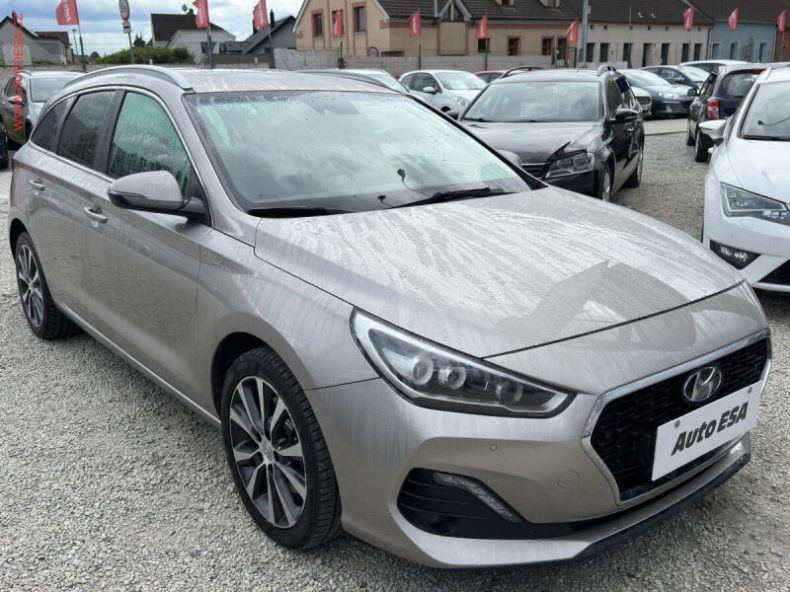 Hyundai i30 - hlavní foto