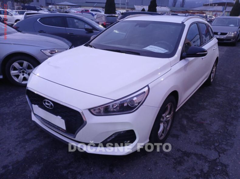 Hyundai i30 - hlavní foto