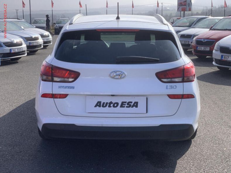 Hyundai i30 - hlavní fotka