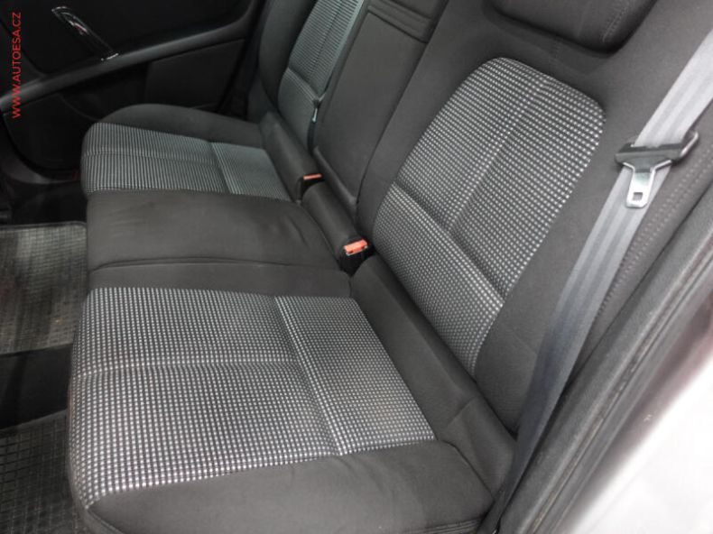Peugeot 407 - hlavní fotka