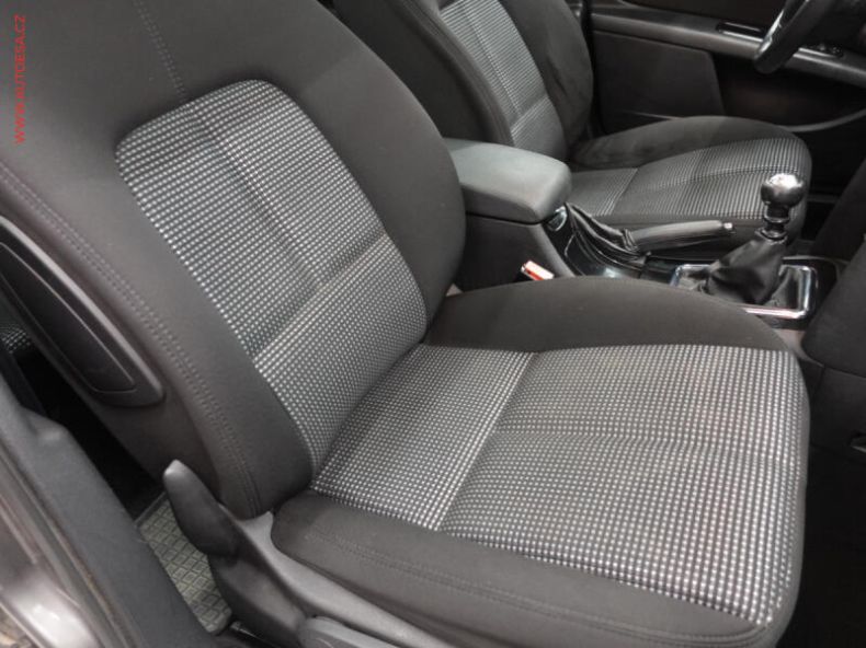 Peugeot 407 - hlavní fotka