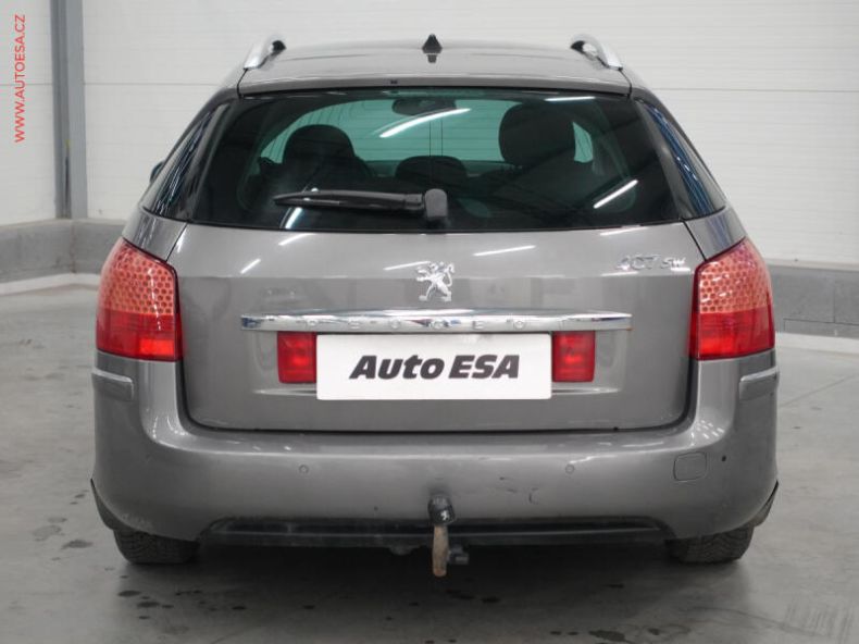Peugeot 407 - hlavní fotka