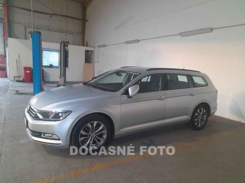 Volkswagen Passat - hlavní foto