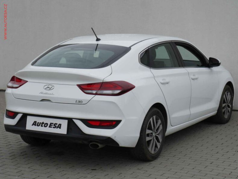 Hyundai i30 - hlavní fotka