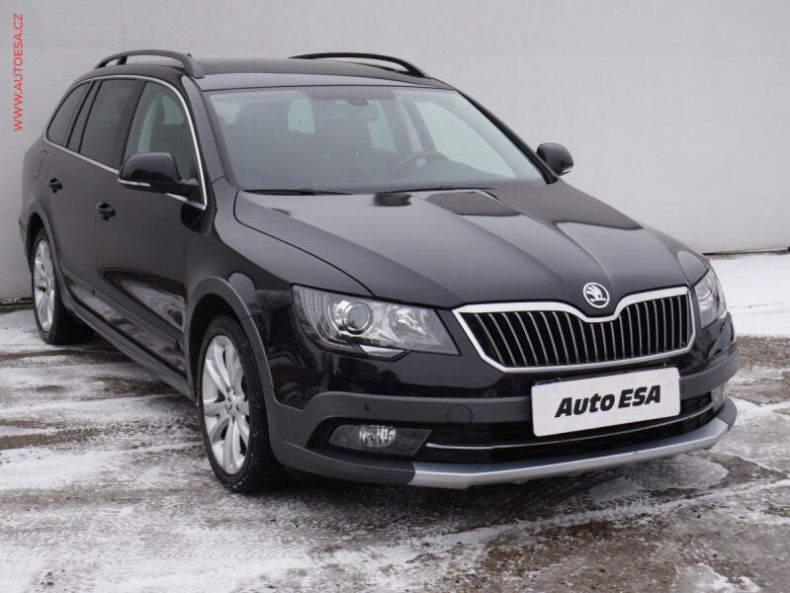 Škoda Superb - hlavní foto