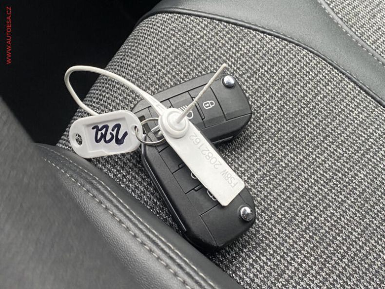 Peugeot 3008 - hlavní fotka