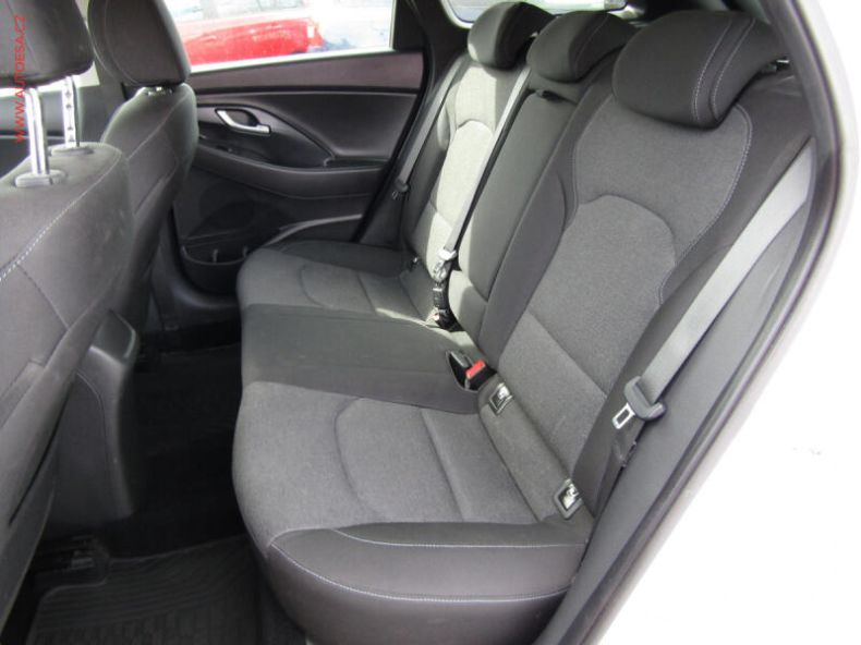 Hyundai i30 - hlavní fotka