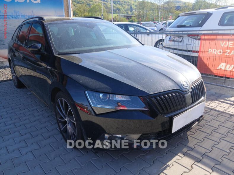 Škoda Superb - hlavní foto