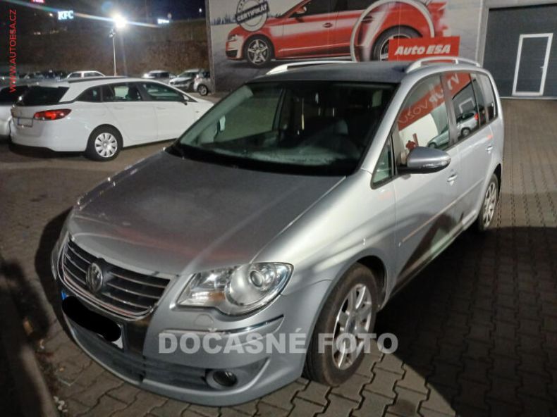 Volkswagen Touran - hlavní foto