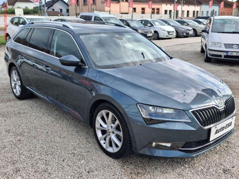 Škoda Superb - hlavní foto