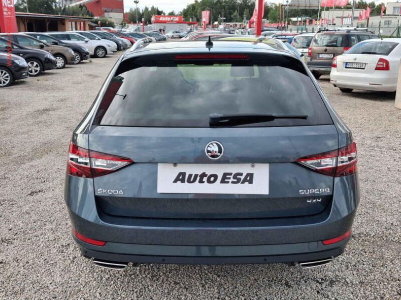 Škoda Superb - hlavní fotka