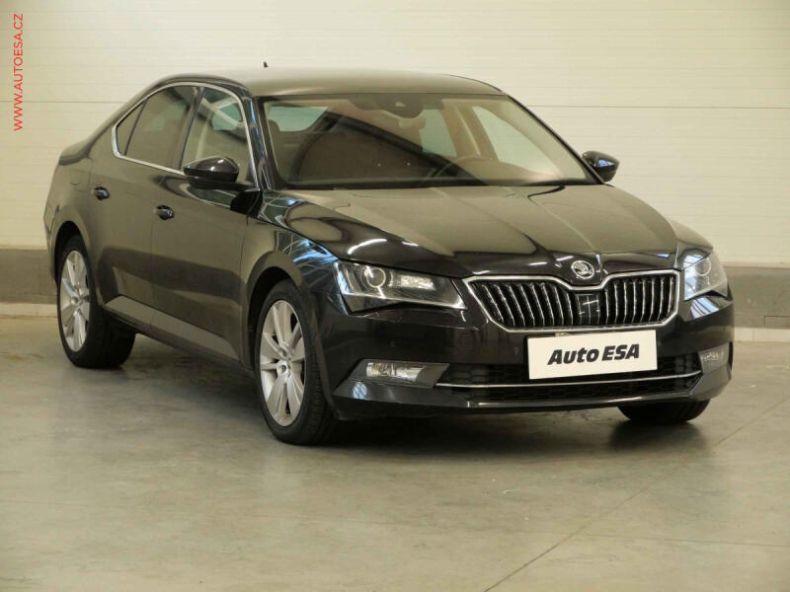 Škoda Superb - hlavní foto
