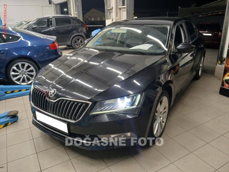 Škoda Superb - hlavní foto