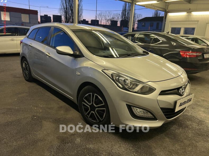 Hyundai i30 - hlavní foto