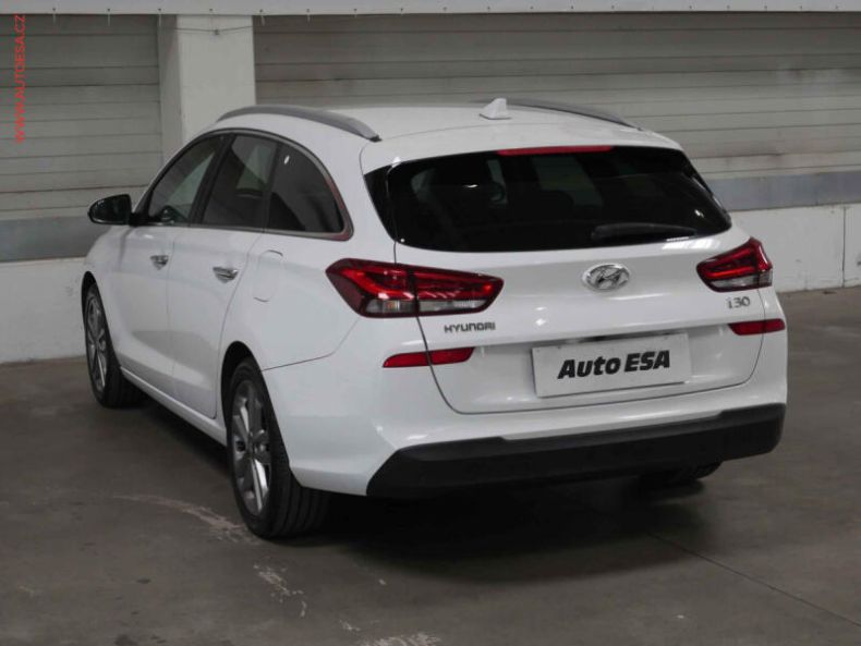 Hyundai i30 - hlavní fotka