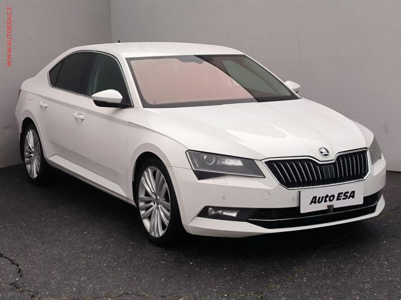 Škoda Superb - hlavní foto